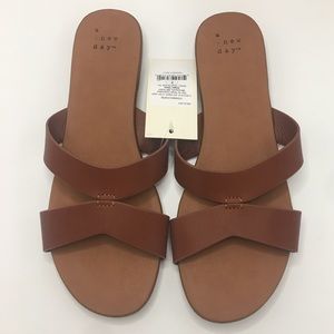 a new day “Catie” Sandals Cognac Brown Size 7